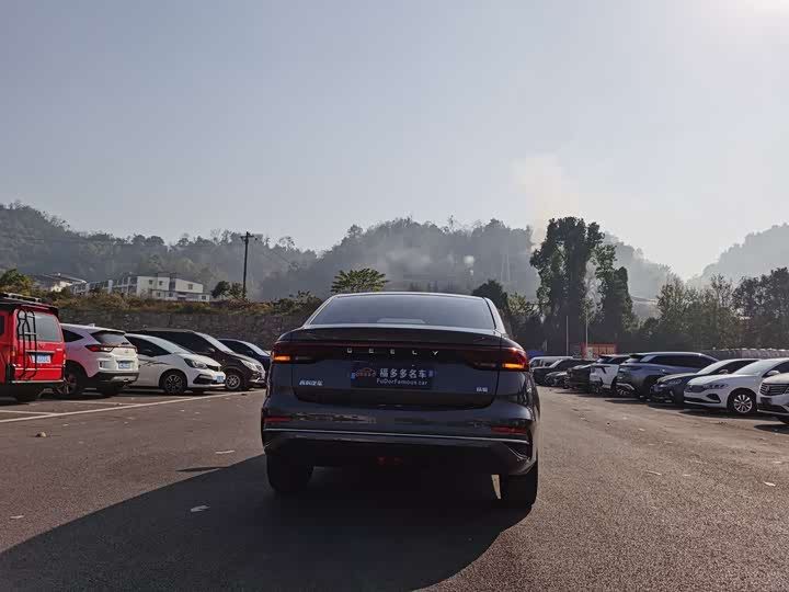 Geely Emgrand 2025 2025款 第4代 1.5L CVT尊贵型