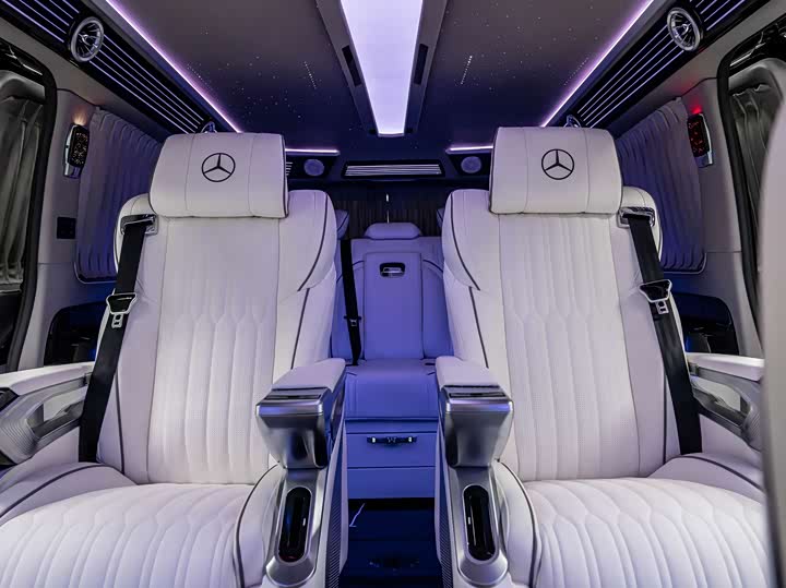 Mercedes-Benz Vito 2024 2024款 2.0T 商务版 7座