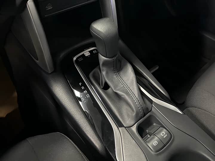 Toyota Corolla Cross 2024 2024款 2.0L 智能电混双擎 先锋版