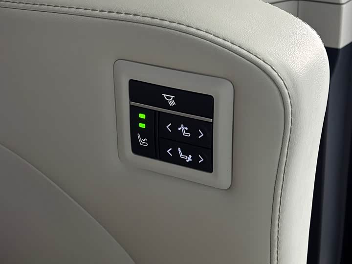 Toyota Sienna 2024 2024款 2.5L混动 臻享尊贵版