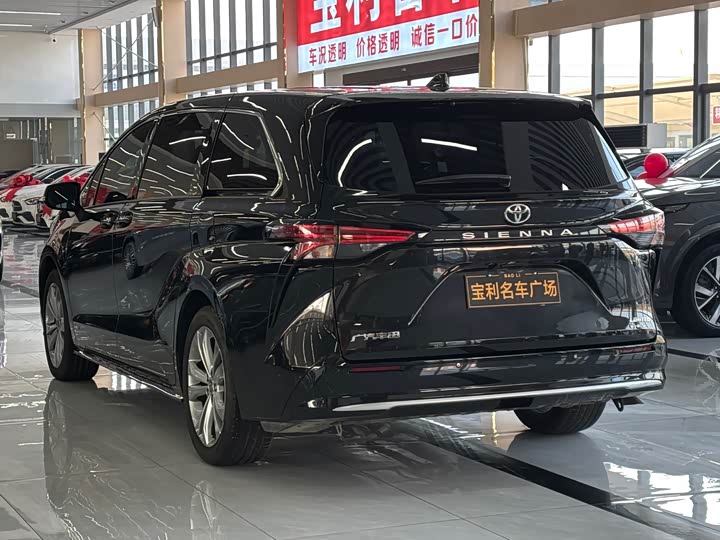 Toyota Sienna 2024 2024款 2.5L混动 臻享尊贵版