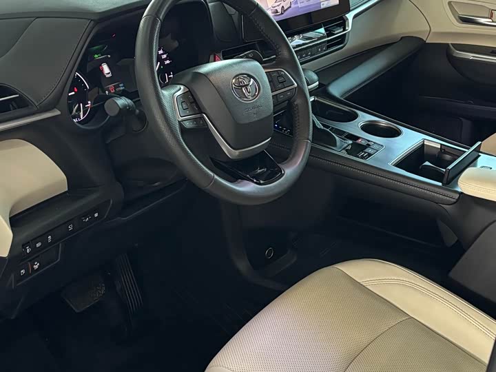 Toyota Sienna 2024 2024款 2.5L混动 臻享尊贵版