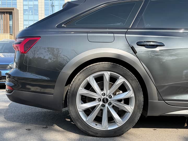 Audi A6 2023 2023款 allroad quattro 55 TFSI 尊享越野型