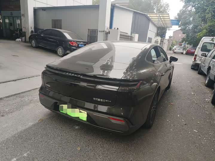 Geely Galaxy Starshine 8 EM-i 2025 2025款 130km EM-i 尊贵版