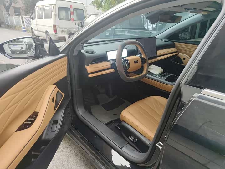 Geely Galaxy Starshine 8 EM-i 2025 2025款 130km EM-i 尊贵版