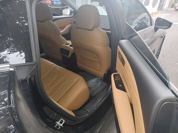 Geely Galaxy Starshine 8 EM-i 2025 2025款 130km EM-i 尊贵版