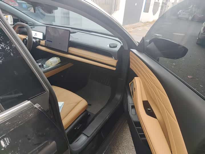 Geely Galaxy Starshine 8 EM-i 2025 2025款 130km EM-i 尊贵版