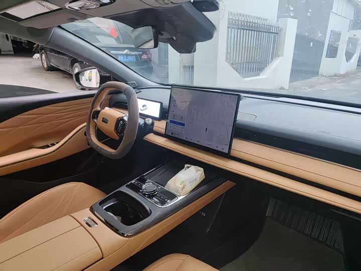 Geely Galaxy Starshine 8 EM-i 2025 2025款 130km EM-i 尊贵版