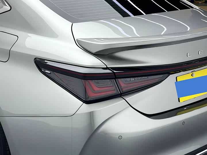 Lexus ES 2025 2025款 300h 臻享版