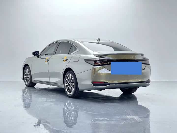 Lexus ES 2025 2025款 300h 臻享版
