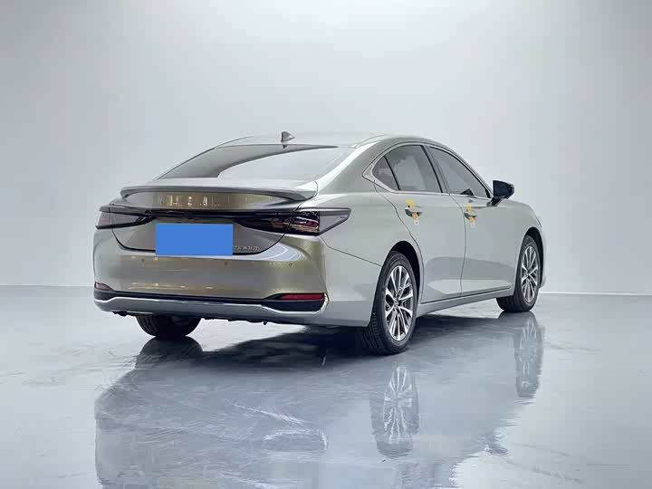 Lexus ES 2025 2025款 300h 臻享版
