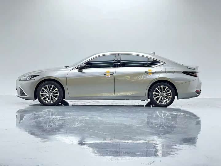 Lexus ES 2025 2025款 300h 臻享版