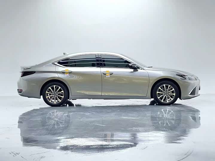 Lexus ES 2025 2025款 300h 臻享版