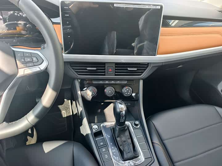 Volkswagen Bora 2025 2025款 200TSI DSG悦行导航版