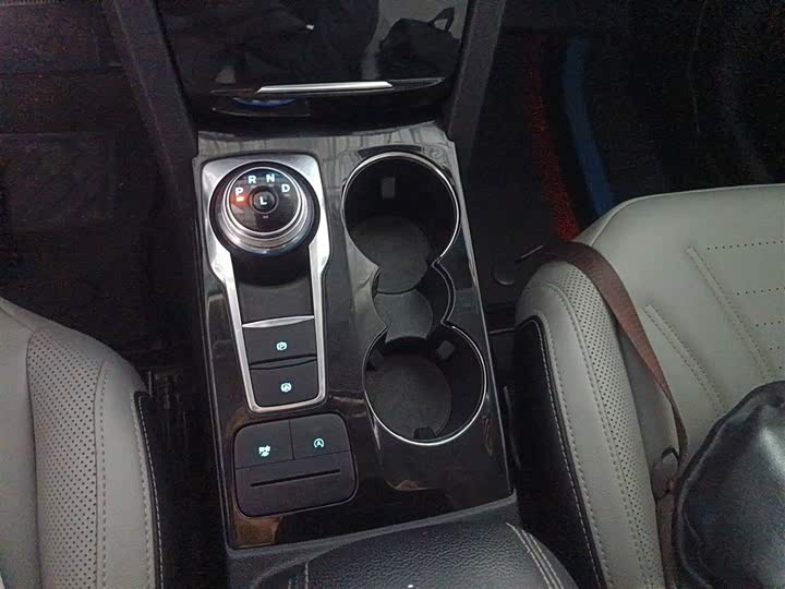 Ford Escape 2020 2020款 EcoBoost 245 两驱聪慧悦享款