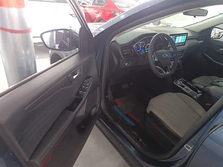 Ford Escape 2020 2020款 EcoBoost 245 两驱聪慧悦享款
