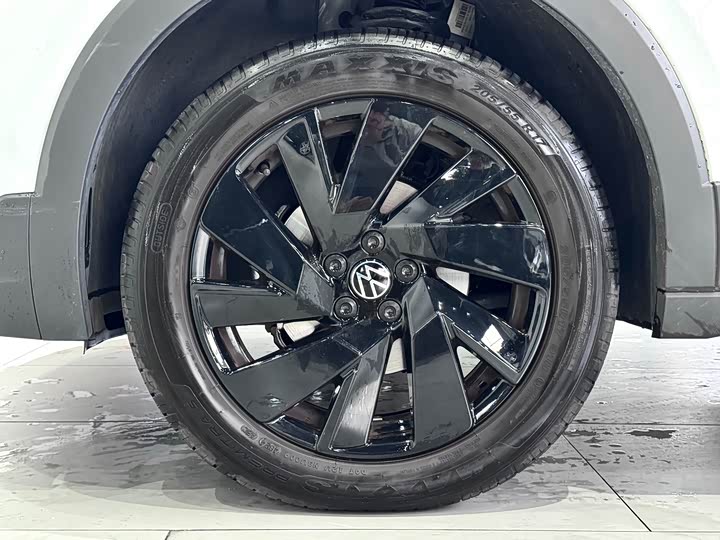 Volkswagen Tharu 2025 2025款 新锐 300TSI 锐享版