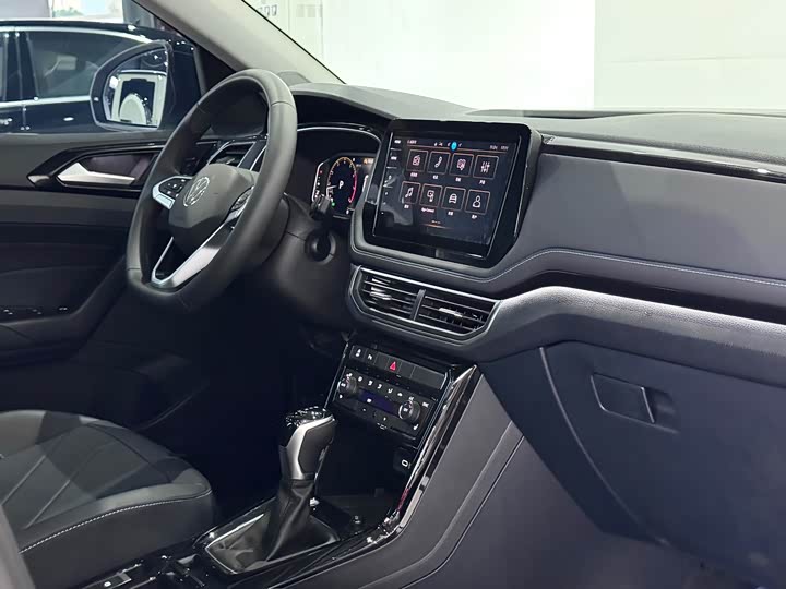 Volkswagen Tharu 2025 2025款 新锐 300TSI 锐享版