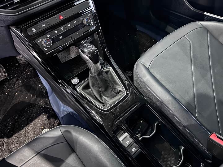 Volkswagen Tharu 2025 2025款 新锐 300TSI 锐享版