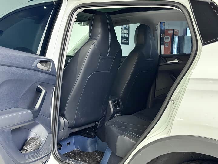 Volkswagen Tharu 2025 2025款 新锐 300TSI 锐享版