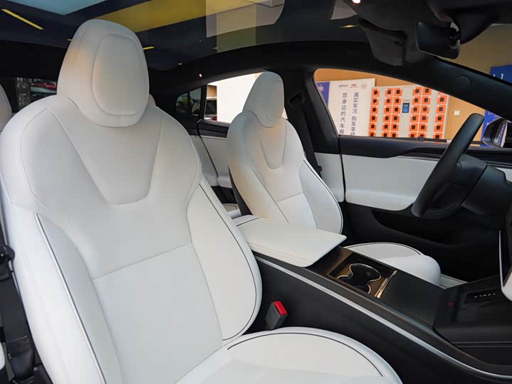 Tesla Model S 2023 2023款 三电机全轮驱动 Plaid版