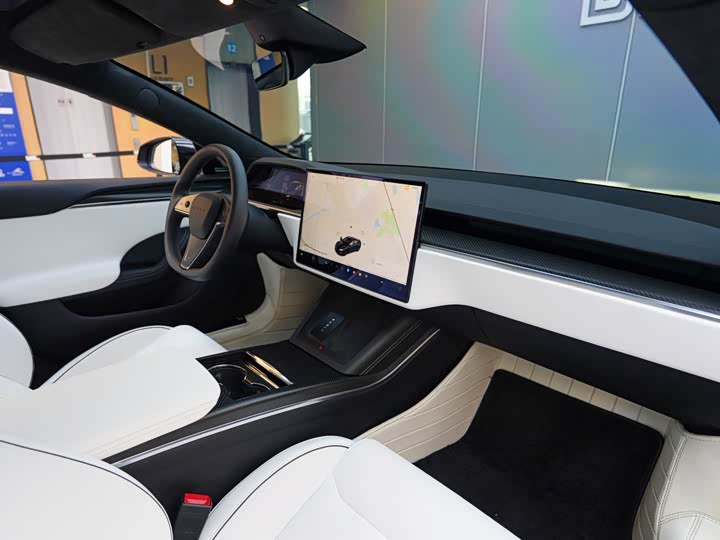 Tesla Model S 2023 2023款 三电机全轮驱动 Plaid版