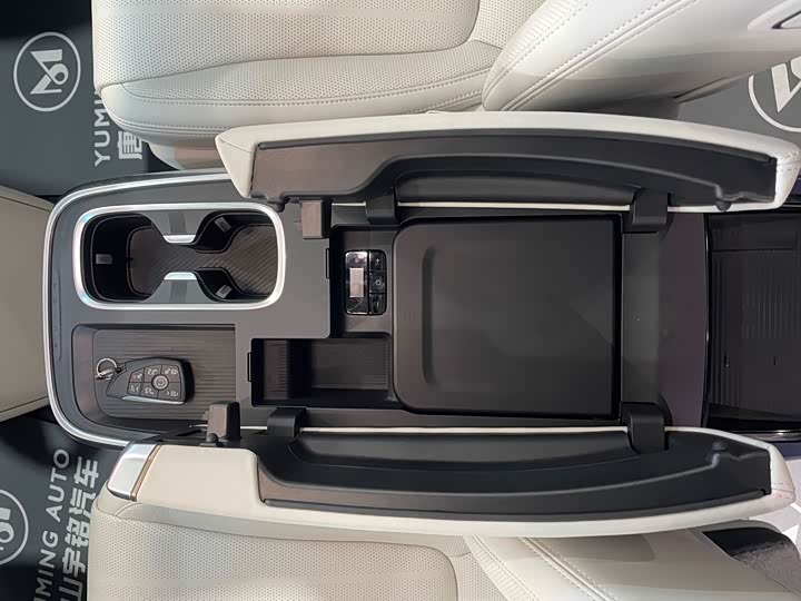 Buick GL8 Century 2025 2025款 2.0T 七座蕴世版