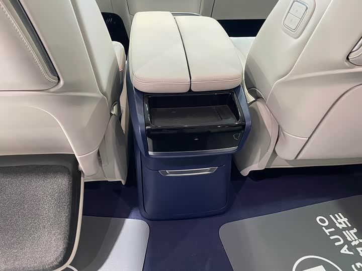 Buick GL8 Century 2025 2025款 2.0T 七座蕴世版