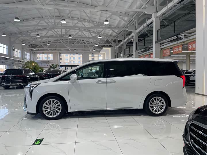 Buick GL8 Century 2025 2025款 2.0T 七座蕴世版