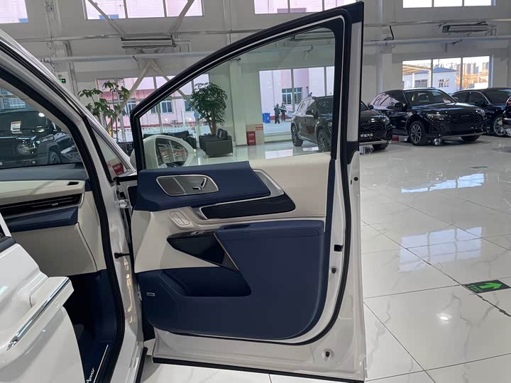 Buick GL8 Century 2025 2025款 2.0T 七座蕴世版