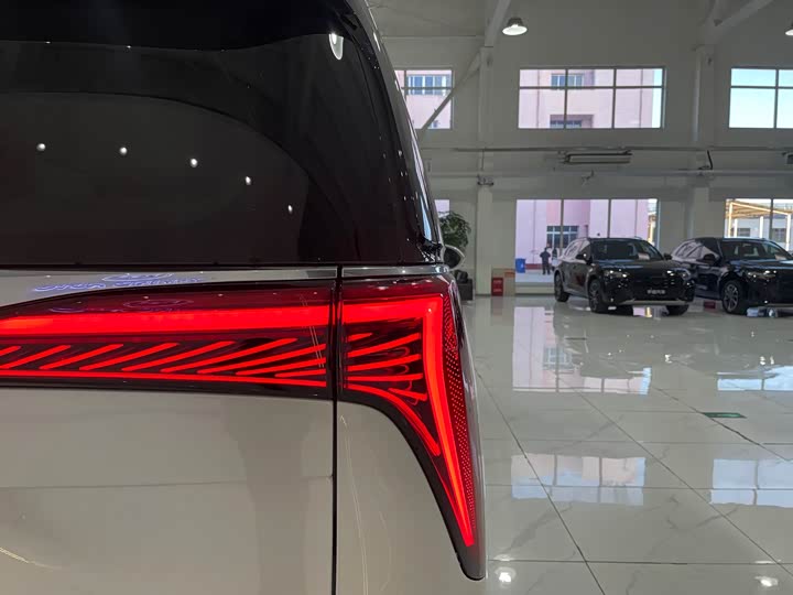 Buick GL8 Century 2025 2025款 2.0T 七座蕴世版