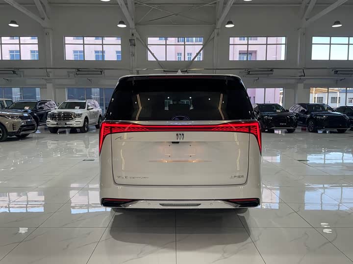 Buick GL8 Century 2025 2025款 2.0T 七座蕴世版