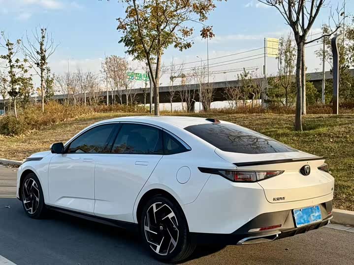 Changan Yida 2023 2023款 蓝鲸NE 1.5T GDI DCT旗舰型