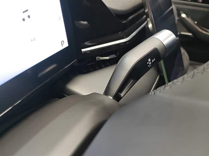 Geely Galaxy L6 2024 2024款 125km PLUS 龙腾版