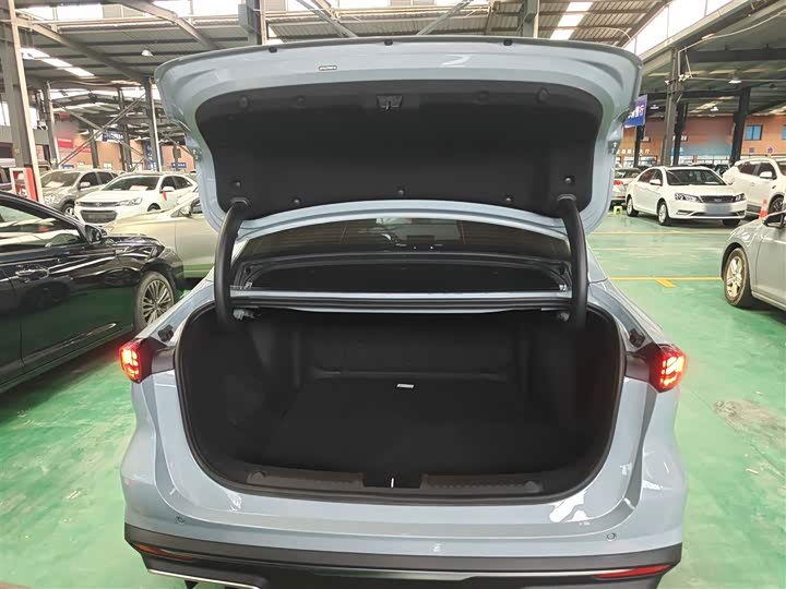 Geely Galaxy L6 2024 2024款 125km PLUS 龙腾版