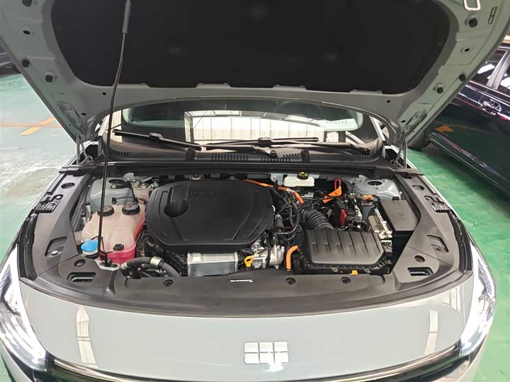 Geely Galaxy L6 2024 2024款 125km PLUS 龙腾版