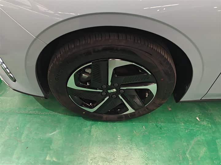 Geely Galaxy L6 2024 2024款 125km PLUS 龙腾版