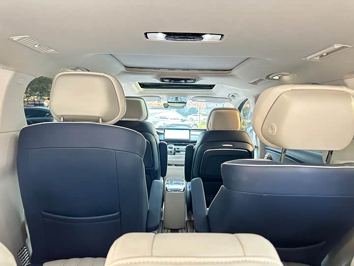 Roewe iMax 8 2023 2023款 400TGI 尊享版