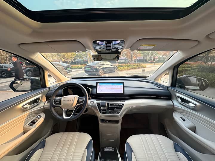 Roewe iMax 8 2023 2023款 400TGI 尊享版