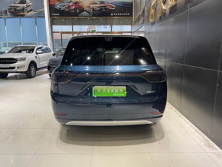 Aito M9 2025 2025款 增程 Ultra版 52kWh 6座版