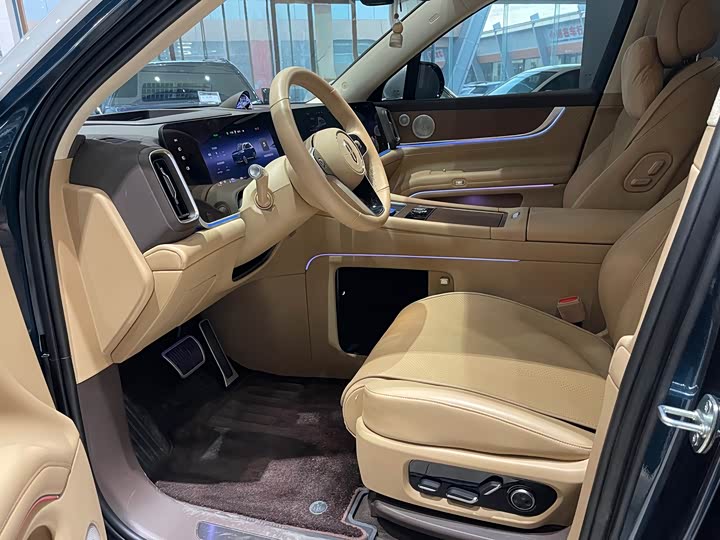 Aito M9 2025 2025款 增程 Ultra版 52kWh 6座版