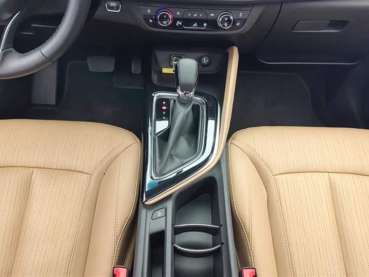 Buick GL6 2021 2021款 323T 轻混动互联豪华型