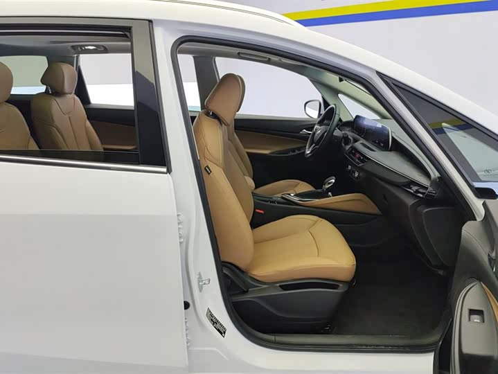 Buick GL6 2021 2021款 323T 轻混动互联豪华型