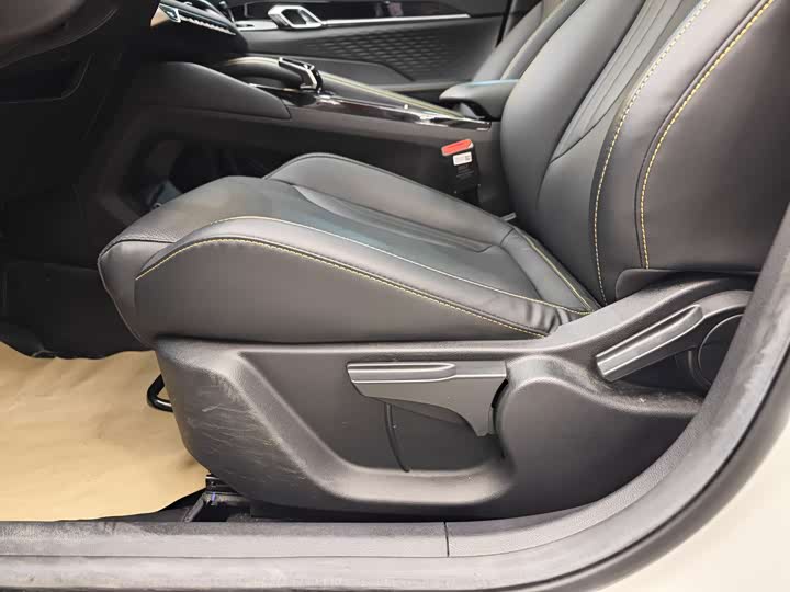 Geely Coolray 2025 2025款 缤越L 1.5TD DCT 星耀