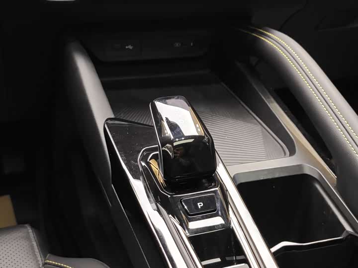 Geely Coolray 2025 2025款 缤越L 1.5TD DCT 星耀