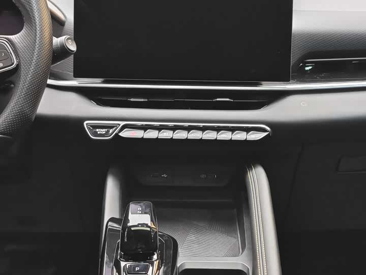 Geely Coolray 2025 2025款 缤越L 1.5TD DCT 星耀