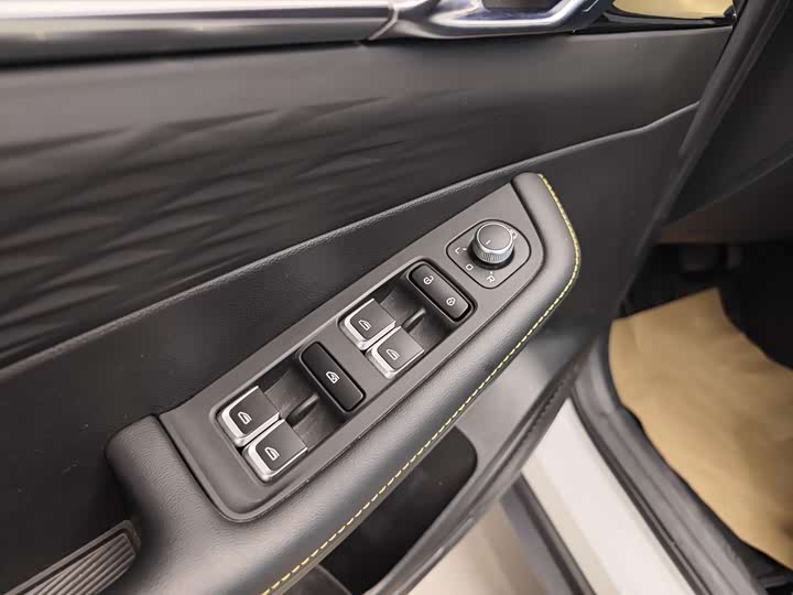 Geely Coolray 2025 2025款 缤越L 1.5TD DCT 星耀