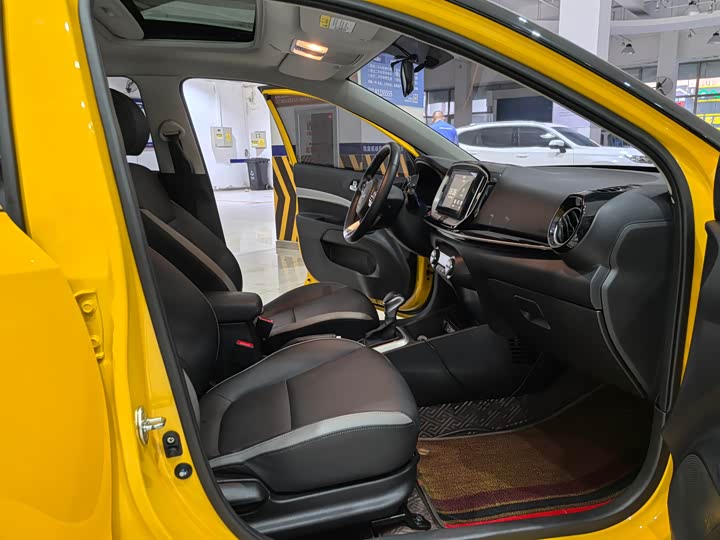 Kia KX1 2021 2021款 1.4L CVT趣享天窗款