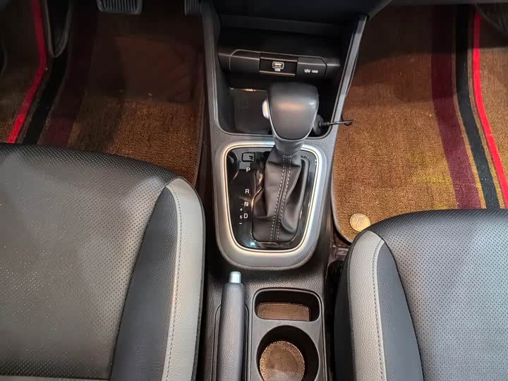 Kia KX1 2021 2021款 1.4L CVT趣享天窗款