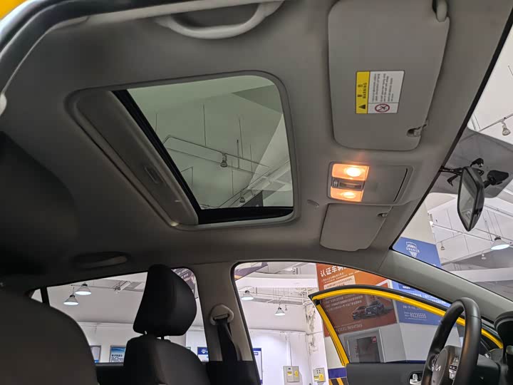 Kia KX1 2021 2021款 1.4L CVT趣享天窗款